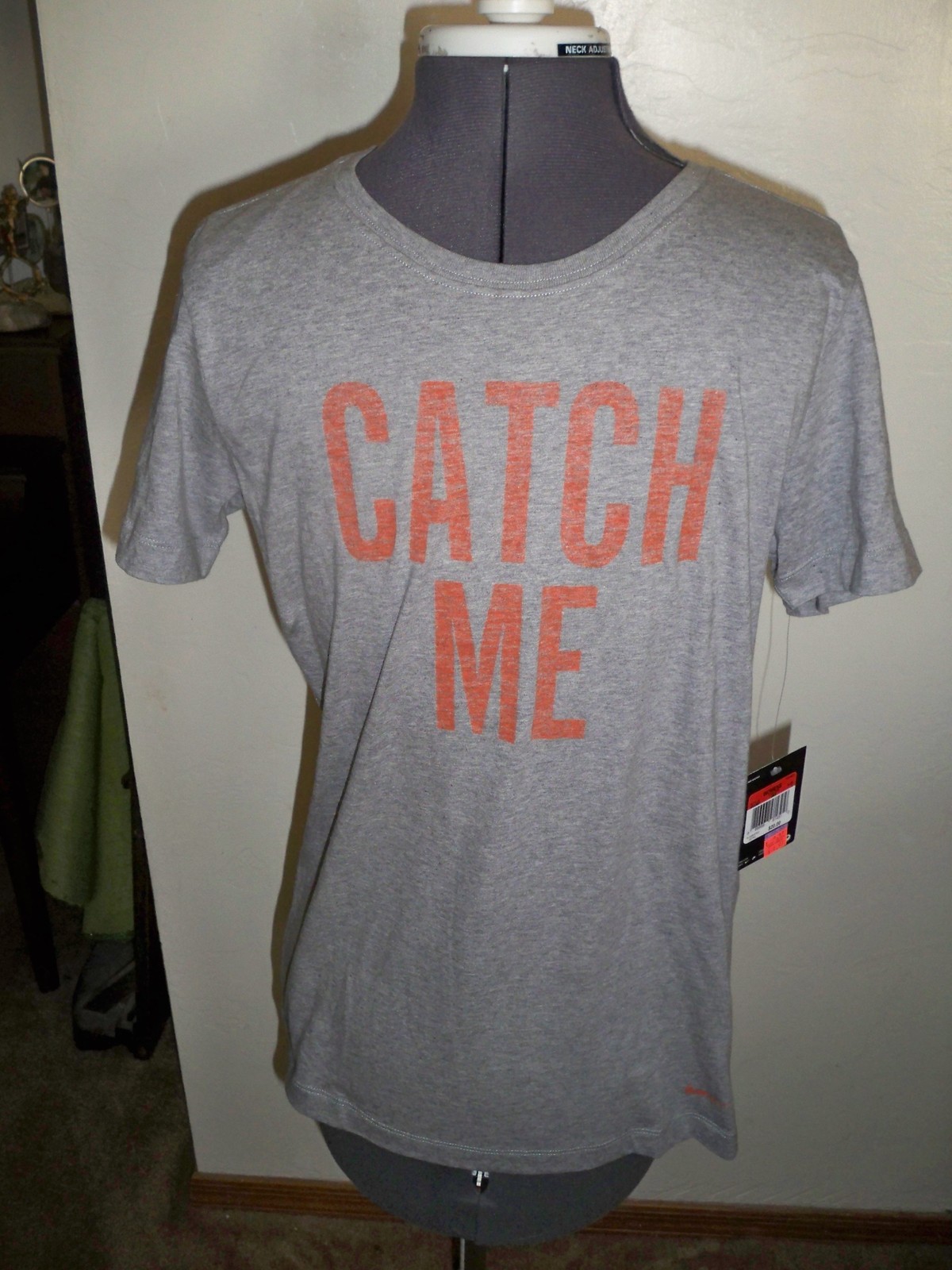 WOMENS LADIES NIKE CATCH ME  SLIM FIT TEE T SHIRT GRAY GREY NEW $25 063 - $16.99