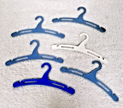 Lot of 6 Vintage Hard Plastic Doll Clothes Hanger Blues &amp; White 4 7/8 Wide - $156.79 MXN