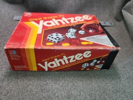 Vintage Yahtzee 1982 Milton Bradley  Board Game complete Dice chips Included - £5.69 GBP