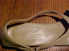 Fredelle Taupe Open Toe Sandals;Open Sides;Side Buckle; Made In Italy;Vintage - £7.85 GBP