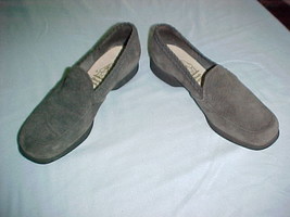 Hush Puppies Gray Suede Slip Ons;Size 6 M;Braid Trim;Classic Style/Comfort - £7.98 GBP