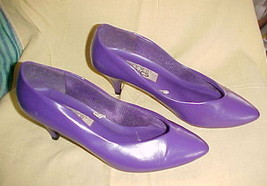 Trend Basics-Plum Purple Pumps-Classic-6.5 M;Flex Sole;2&quot;Heel;Scallop Sides;Chic - £7.98 GBP