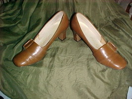 Naturalizer Brown Leather Pumps;Size 7;Buckle;Vinyl Sock Lining;Elastome... - £7.98 GBP