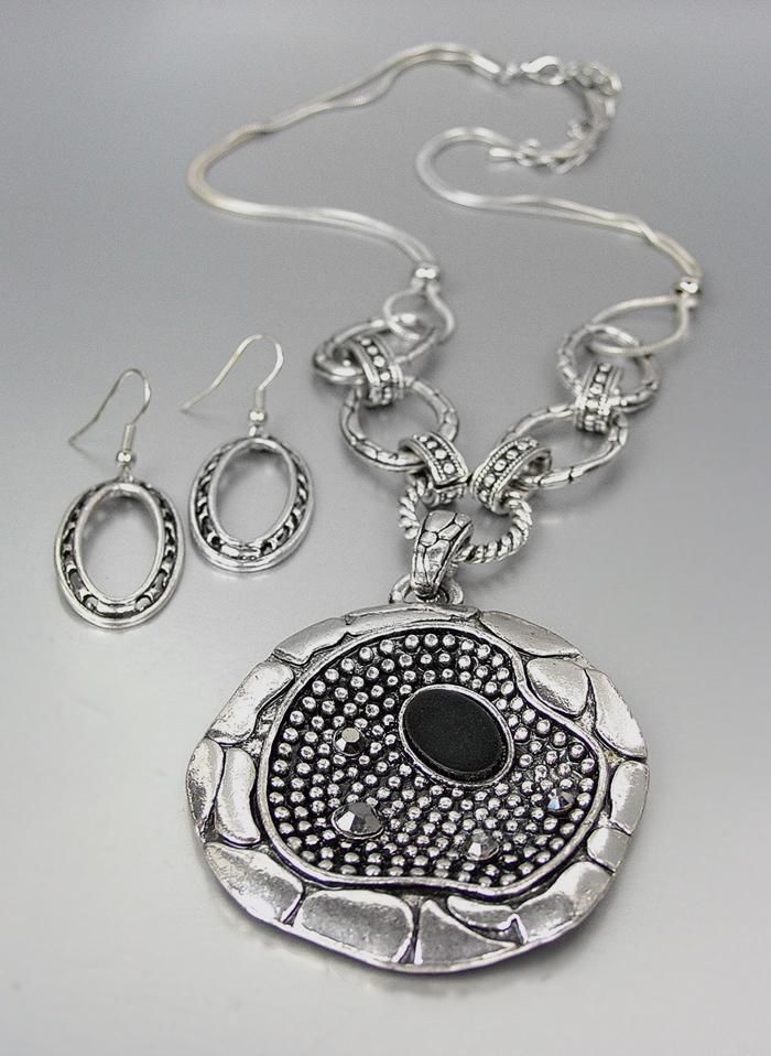 UNIQUE Antique Silver Dots Texture Marcasite Crystals Medallion Necklace Set - $18.99