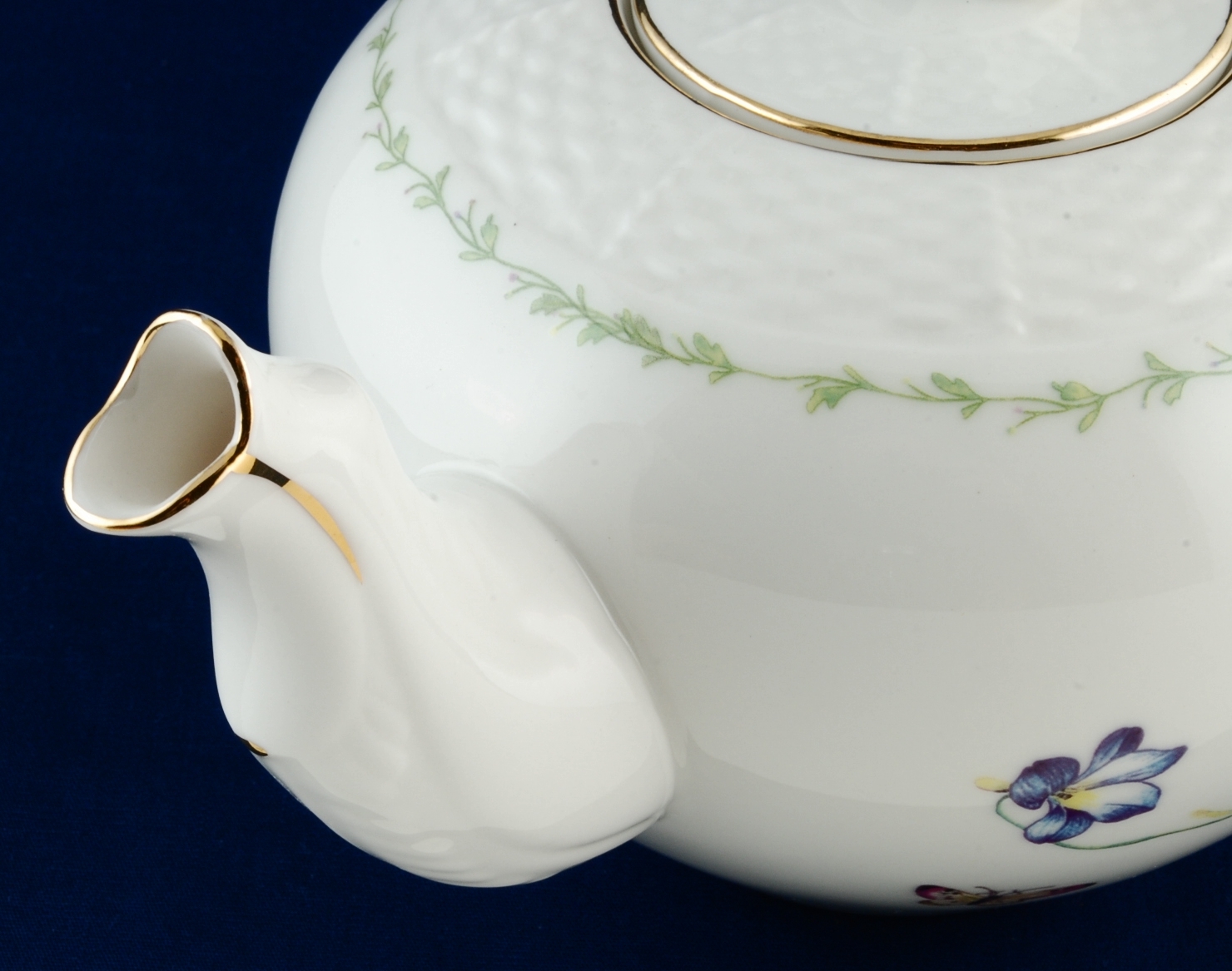 Gracie Caroline's Wild Floral China Teapot 4-Cup Capacity Excellent Item image 5