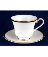 Minton Saturn Black Footed Cup & Saucer Fine Bone China Mint - $331.29 MXN Minton Saturn Black Footed Cup & Saucer Fine Bone China Mint - $331.29 MXN