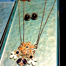 Beautiful~Necklace &amp; Earring Lot - $16.83