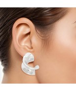 Drop Swirl Silhouette Silver Earrings for Women - $533.63 MXN