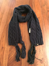 New Hollister Women Cable Knit Navy Cozy Textured Tassel Winter Scarf One Size - £15.73 GBP