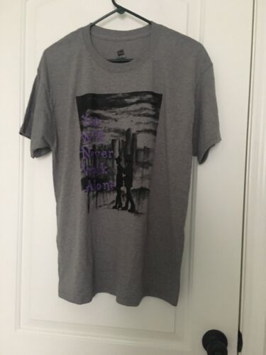 1 Pc Hanes Adult Gray &  Black T-Shirt Addiction Recovery Awareness Size M - $32.98