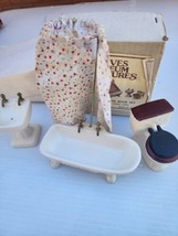 REEVES Museum Miniatures Porcelain Bathroom Doll Furniture Set Tub Sink ... - £11.66 GBP