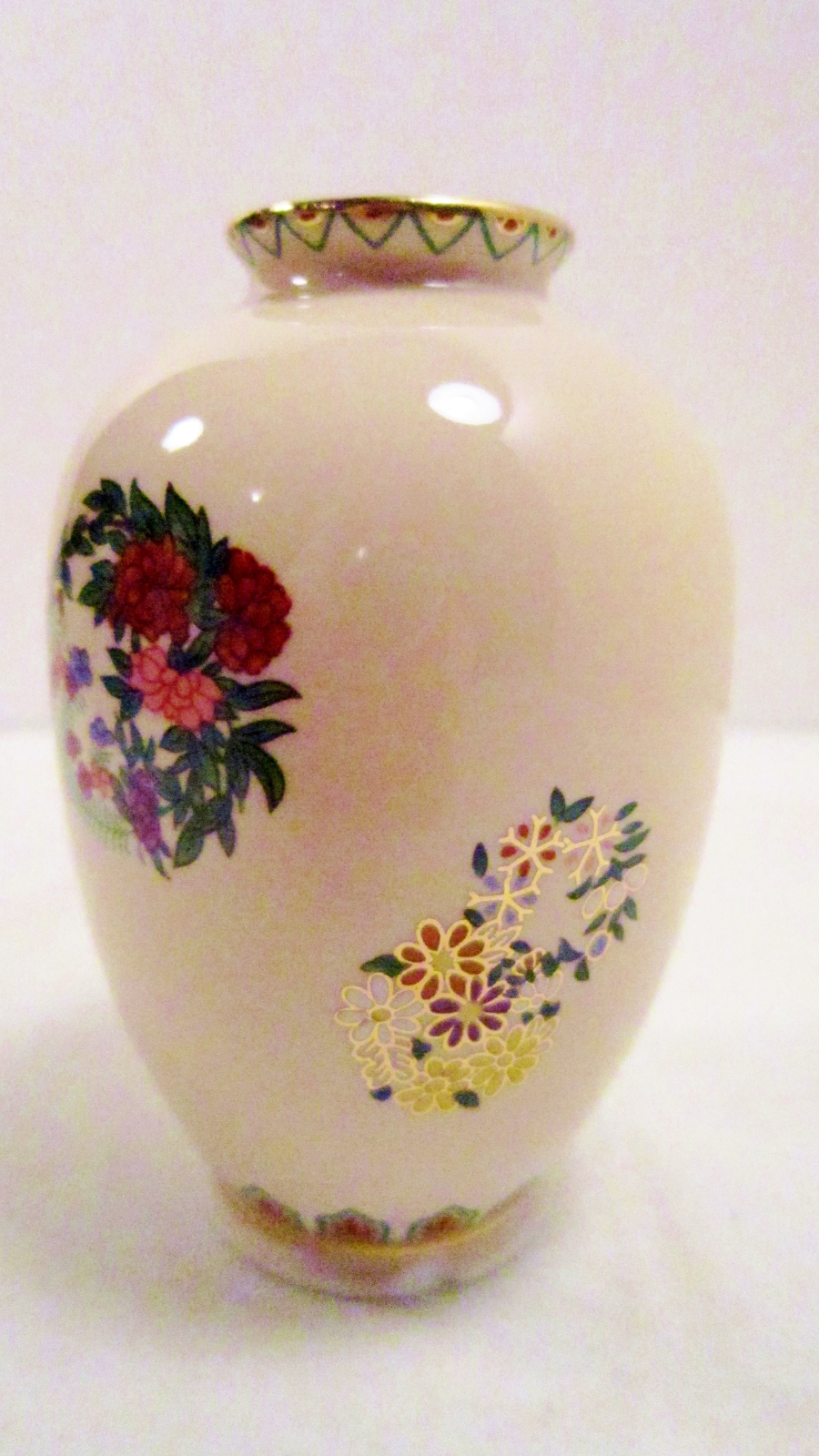 Satsuma Ware Vase, Franklin Mint Treasures Shoguns Miniature Porcelain - $4.49