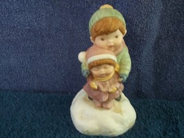 Avon Porcelain Musical &quot;Joy To The World&quot; Figurine   Crafted In 1985 - £3.15 GBP