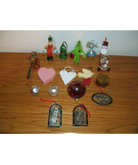 Set of Seventeen (17) Various Holiday Christmas Ornaments &amp; Snow Globe - £8.47 GBP