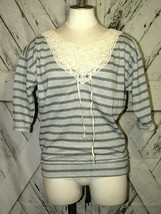 Wet Seal Gray &amp; Cream Striped Knit Lace Front 3/4 Sleeve Thin Sweater Top Size M - £8.56 GBP