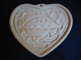 PAMPERED CHEF Welcome Home Heart COOKIE MOLD &amp; Booklet Vtg 1998 - $5.00