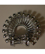 Vintage Silver Toned Semi-Circle Pin - €17,09 EUR