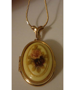 Vintage Edwardian Style Locket on Gold Tone Chain - €41,88 EUR