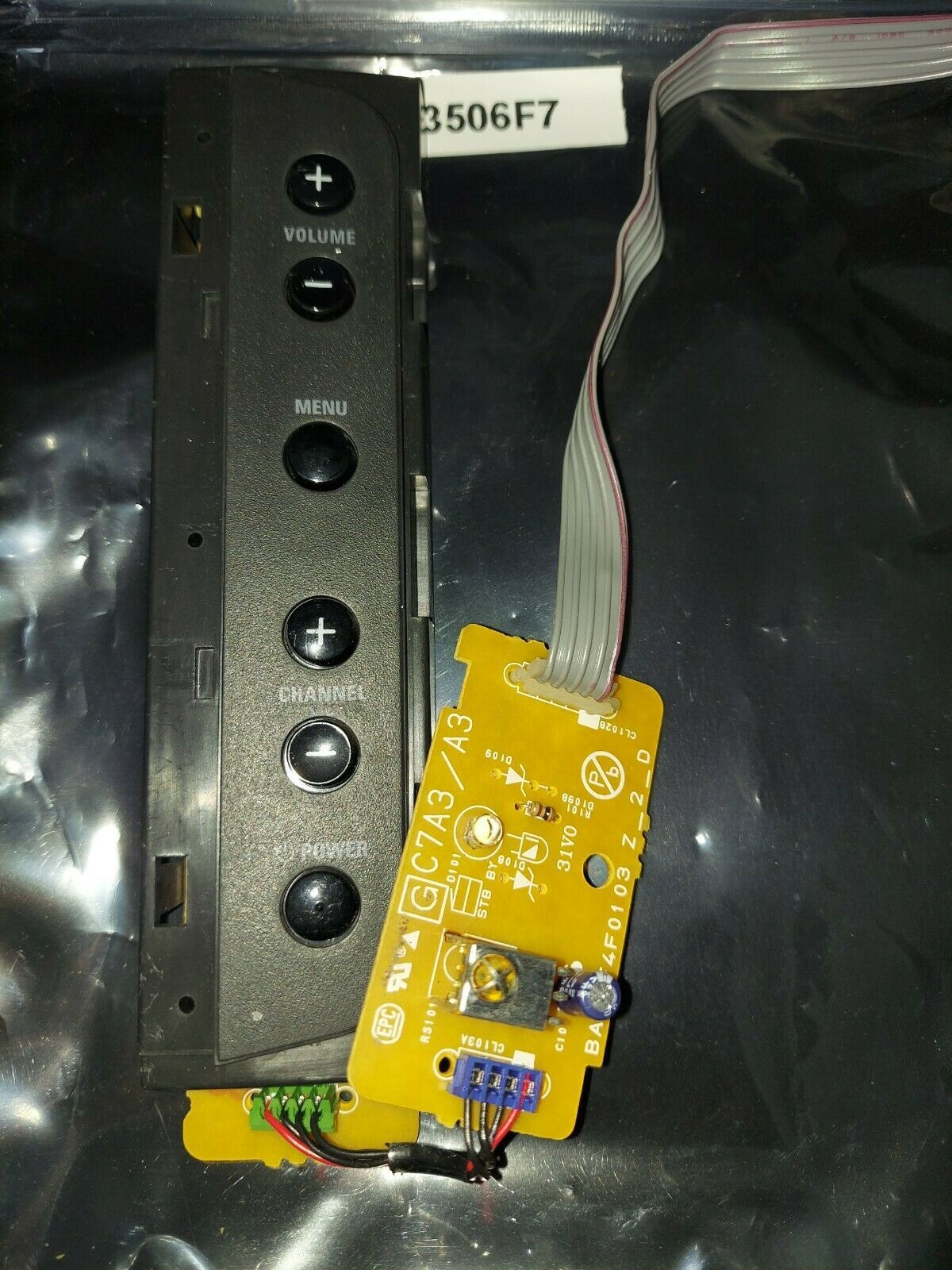 Philips 32PFL3506/F7 BUTTON CONTROL &amp; IR SENSOR BOARDS(BA17F4F0103) - $0.99