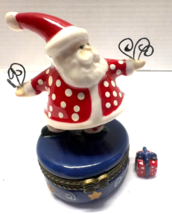Porcelain Santa Christmas Dancing With Present Gift Hinged Box - $274.54 MXN