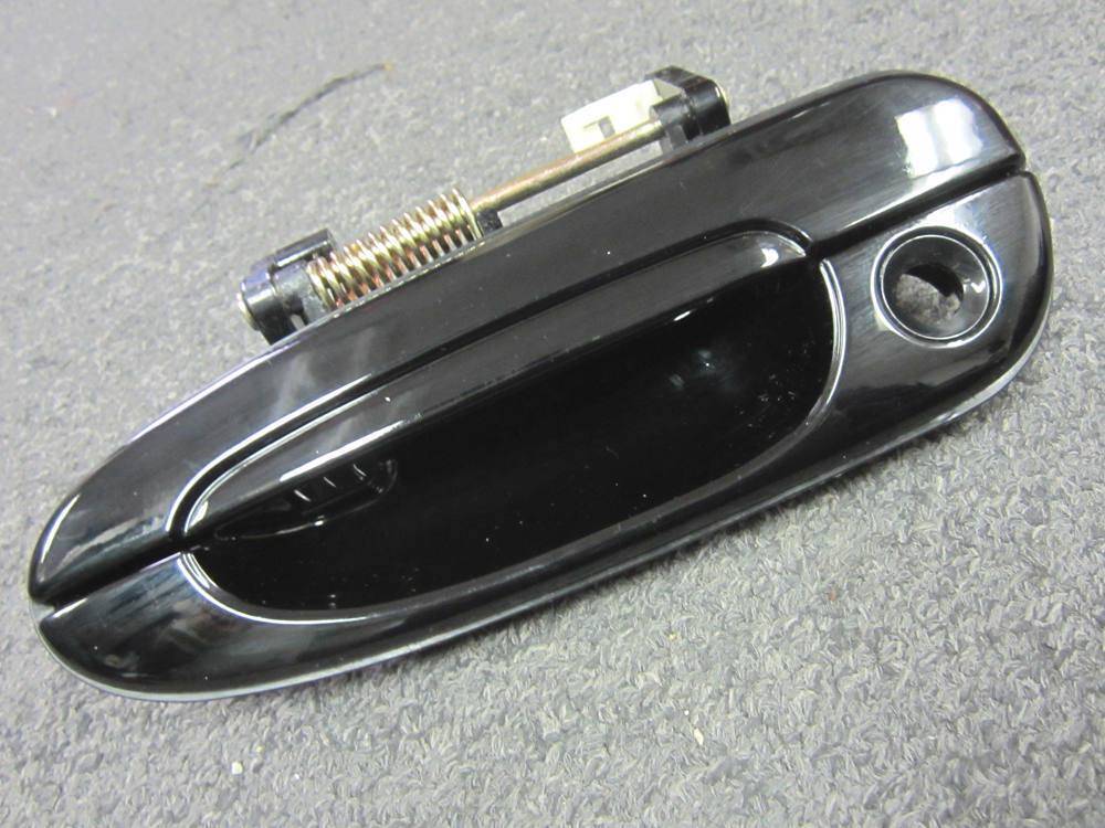 OEM 93 94 95 96 97 Mazda 626 Driver Left LH Side Front Exterior Door Handle - $19.79