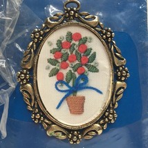 The Kit Bit Stitchery Miniatures Easy To Do Craft Flower Pot Bouquet - $14.99