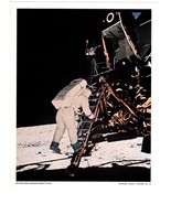 Photograph N.A.S.A. Picture #13 Astronaut Aldrin Descends Ladder To Moon - £2.74 GBP