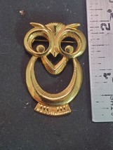 Vintage Avon Owl Brooch Pin Gold Tone Smooth Textured 2&quot; Wise Eyes - £4.60 GBP