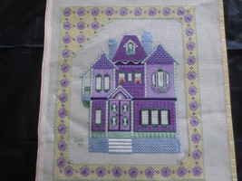 Completed PURPLE GREEN VICTORIAN HOUSE NEEDLEPOINT - 12-3/4&quot; x 15-3/4&quot; D... - $1,145.24 MXN
