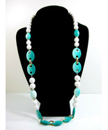 SHADES of BLUE GREEN Lined FLAT Oval BEADS &amp; White NECKLACE Plastic Vint... - £11.78 GBP