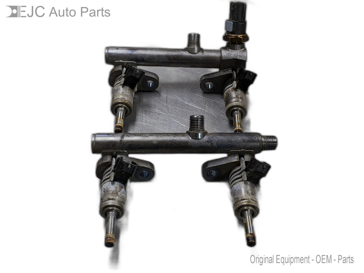 Fuel Injectors Set With Rail For 20-22 Subaru Crosstrek  2.0 16611AA930 Gas - $123.70