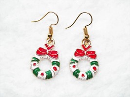 Xmas In July!! Gold Christmas Wreath Earrings Red Bow Rhinestone 3/4&quot; Reduced!! - £2.26 GBP