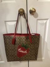 COACH CITY Khaki Signature Canvas Strawberry  women tote bag - £155.80 GBP