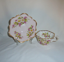 Rosina Pink Teacup &amp; Saucer Vintage 1950s Daffodils Scallop Edge With Go... - $24.75