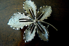 Sarah Cov Coventry Gold Tone Metal  Leaf Pin Brooch - £23.18 GBP