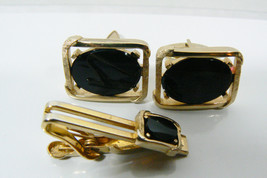 Vintage Gold Tone Metal Black Onyx Cuff Links &amp; Tie Bar Clasp Pin Set Swank - £41.75 GBP