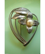 VTG silver tone Deco style white pearl faux flower heart pin brooch - £19.98 GBP