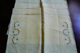 VTG Set of 4 Pretty Table Placemats Yellow Cotton Linen Embroidery Floral - £24.03 GBP