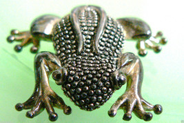 Silver Plate metal great frog pin brooch - £31.07 GBP