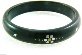 VINTAGE BLACK BANGLE BRACELET INLAY SILVER METAL FLOWERS LUCITE PLASTIC ... - £56.91 GBP