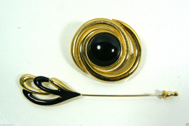 Lot of 2 Fancy Gold Tone Black Stone &amp; Enamel MONET signed Hat Pin &amp; Brooch - £47.16 GBP