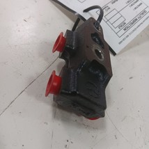 Mazda CX-5 Brake Line Proportioning Valve Junction Splitter  2019 2020 2... - $486.57 MXN