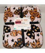 Trick or Treat Halloween Bows Bats Candy Corn Skulls Plush Blanket Queen... - $1,663.68 MXN