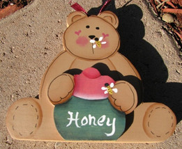 Country Crafts 103G Honey Bear with Bee on nose Green Wood Hand Painted - $3.95