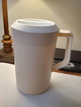 Vintage Rubbermaid 1 Gallon Pitcher Almond #2718 With Lid - £14.68 GBP