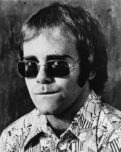 Elton John cool 1970&#39;s portrait in sunglasses legendary Rocket Man 8x10 Photo - £7.52 GBP