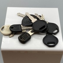 Vintage Keys Lot, Craft or Collectors Bundle of 9, Repurpose, Recycle - £9.39 GBP
