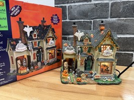 Lemax Spooky Town Scariest Halloween House 25330, Retired 2012 Lighted B... - £62.29 GBP