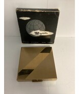 Vintage Majestic 5th Avenue Gold Tone Compact With Original Box Unused - $24.70