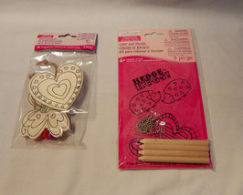 Creatology Valentine&#39;s Day Color &amp; Shrink Kit Hugs &amp; Wood Ornament Heart... - £5.40 GBP